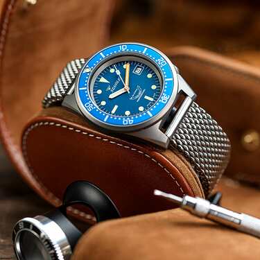 watches-squale-1521-swiss-made-diver-s-watch-blue-dial-blasted-case-leather-34686406885539_1200x