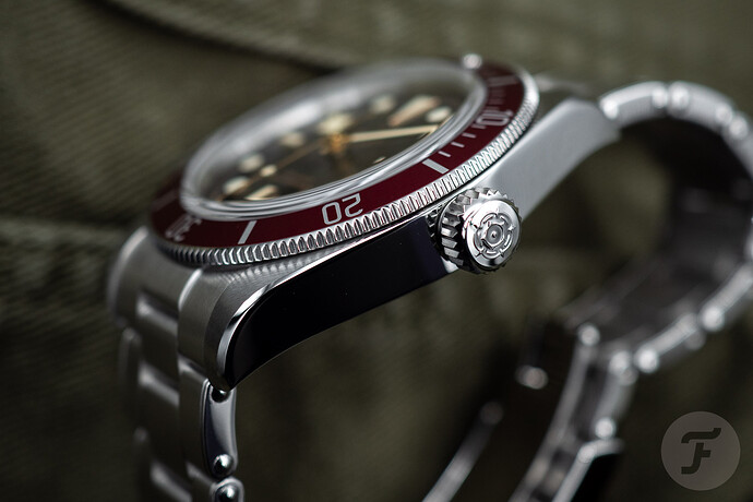 Tudor-Black-Bay-2023-Burgundy-3