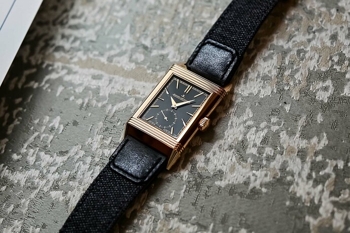 Jaeger-LeCoultre-Reverso-Tribute-Small-Seconds-Gold