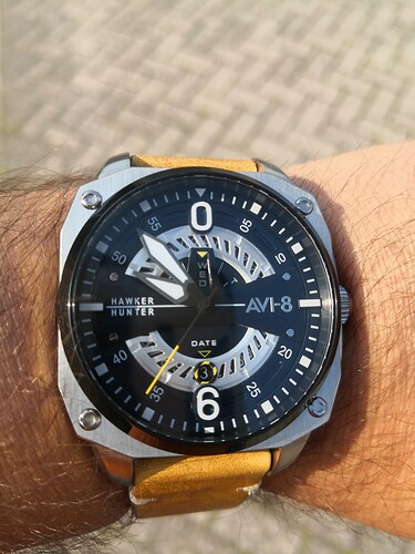 AVI-8-AV-4057-02-Hawker-Hunter-43mm-202105-109EUR-p10