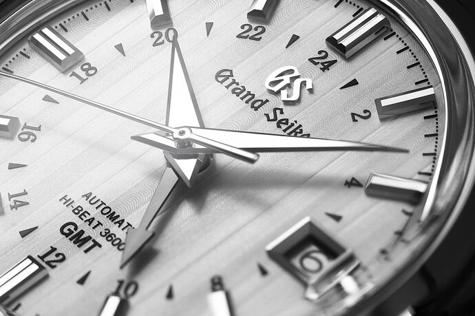 Grand-Seiko-Elegance-Hi-Beat-GMT-Yukigesho-SBGJ271-4