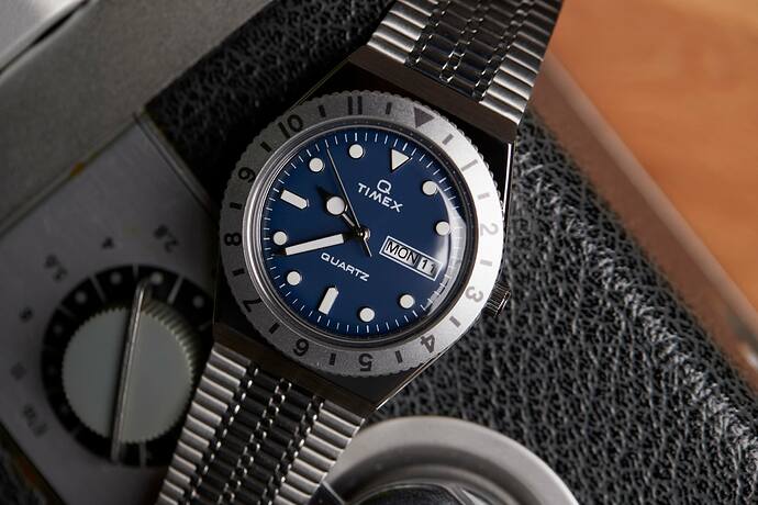 Timex_Q-36mm-Blue_TW2U95500VQ_006-v1618239443113