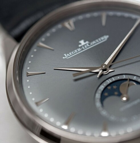 Jaeger-LeCoultre-Master-Ultra-Thin-Moon-white-gold-grey-2-1024x872~01