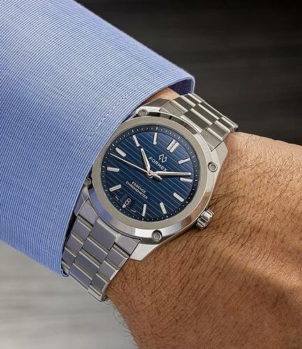 2.4GalleryFormexEssenceTHIRTYNINEAutomaticChronometerCOSCInsta1_540x540