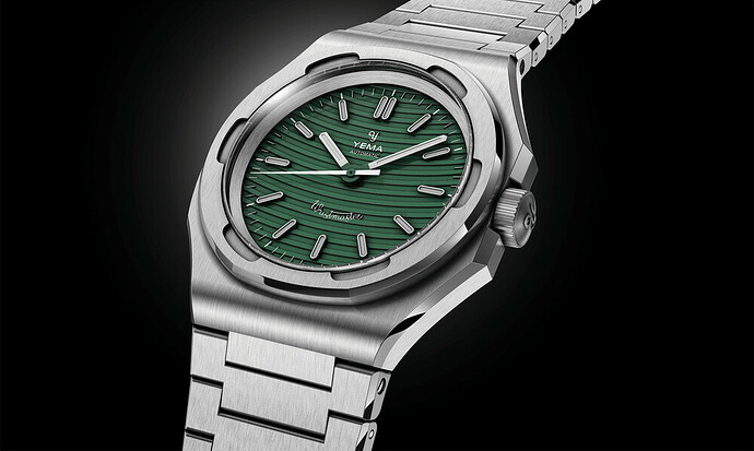 yema-wristmaster-traveller-three-quarter-view-green--web-1667539989780_1000x