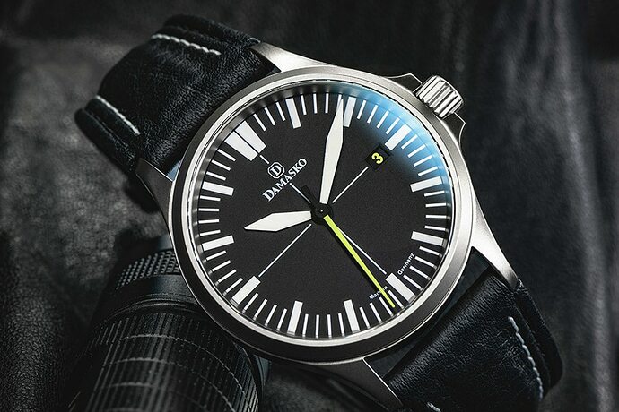 Damasko-DS30-Yellow-mood
