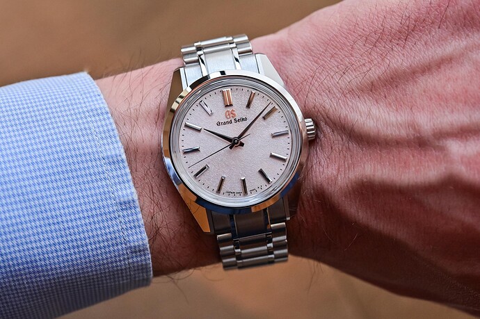 Grand-Seiko-Heritage-Collection-44GS-55th-Anniversary-Limited-Edition-Cherry-Blossom-SBGW289-36.5mm-hand-wound-hands-on-2