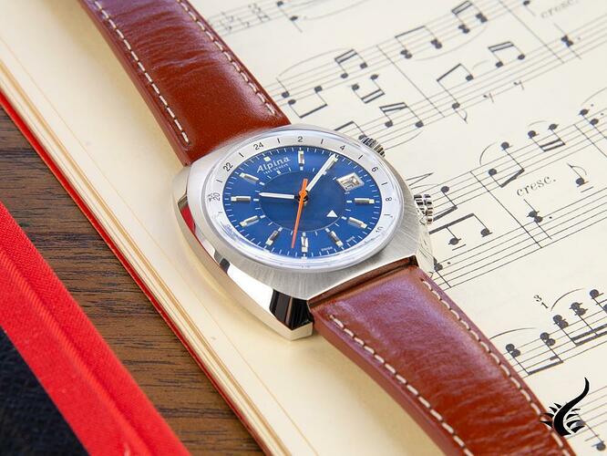 Alpina-Startimer-Pilot-Heritage-Automatic-Watch-42-mm-GMT-Blue-AL-555LNS4H6-3_0aef0a06-c2af-44e9-ba88-310b947f36a1_1200x