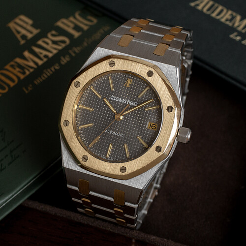 AVW-Audemars-Piguet-Royal-Oak-14790SA-1