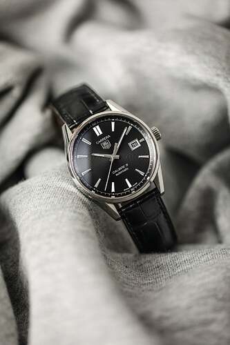 TAGHeuer-CarreraDate-BlackDial-WAR211A.FC6180-09-P_1500x