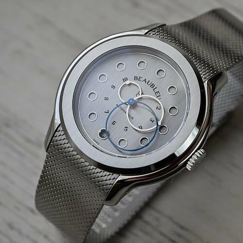 Beaubleu-Vitruve-Date-Steel-Hands-On-7