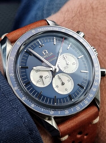 Tokyo 2020 Speedmaster Blue 1-01