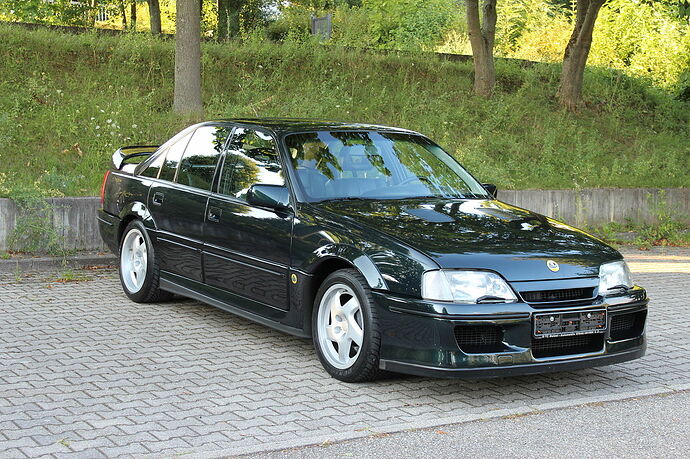 Lotus_Omega_Nr.460(schräg_vorne)