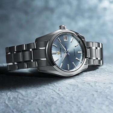 Grand_Seiko_SBGR325_01.jpg