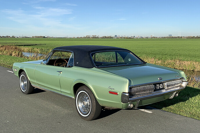 cougar achter