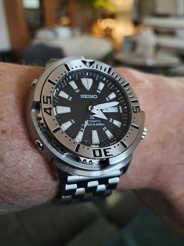 16052803594767017534571158842193