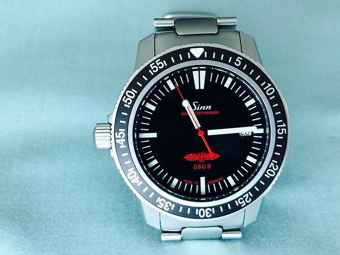 sinn_ezm_2_gsg9_special_edition_dive_watch_1532340212_04da8e53_progressive
