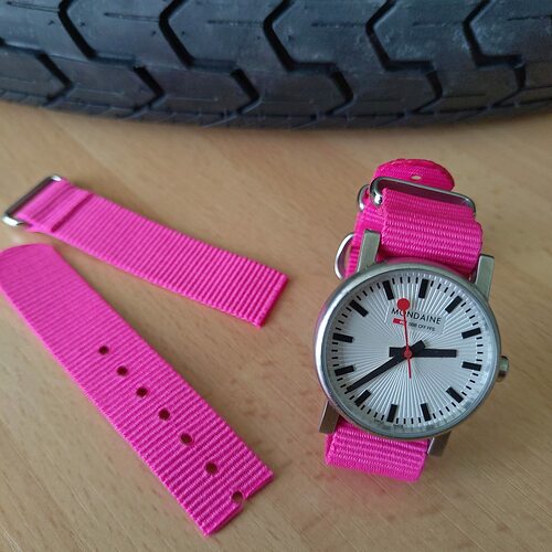 mondaine-30305_05