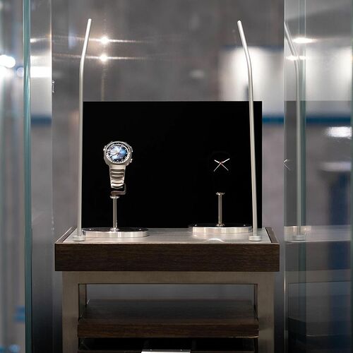 Vantablack-Watch-3-1649277047