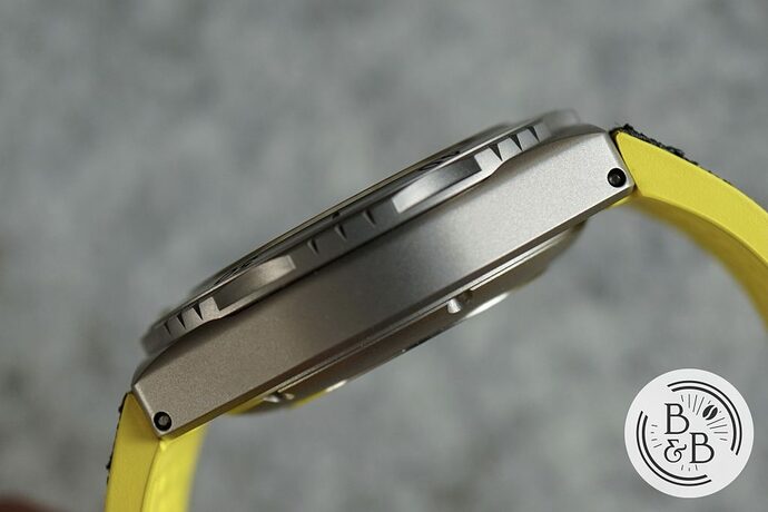 beansandbezels_tutima_m2_seven_seas_yellow_20__4_15_35_PM-1024x683