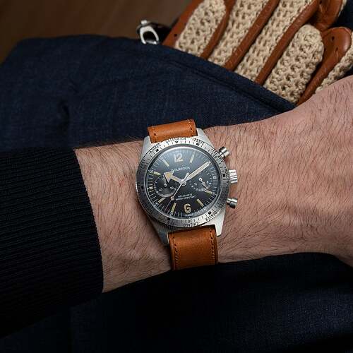 Skindiver_WT_Mecaquartz_Chronograph_wrist_shot_20-SWCM-001-LR1-CAM