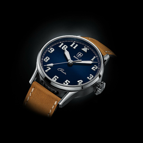 Biatec-Corsair-CS-05-mechanical-automatic-watch-oblique-final-view-vintage-nubuk-leather-low