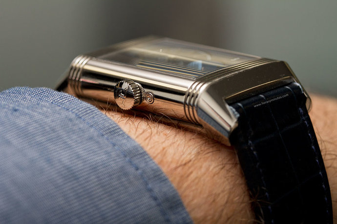 Jaeger-LeCoultre-Reverso-Tribute-Moon-3-HorasyMinutos