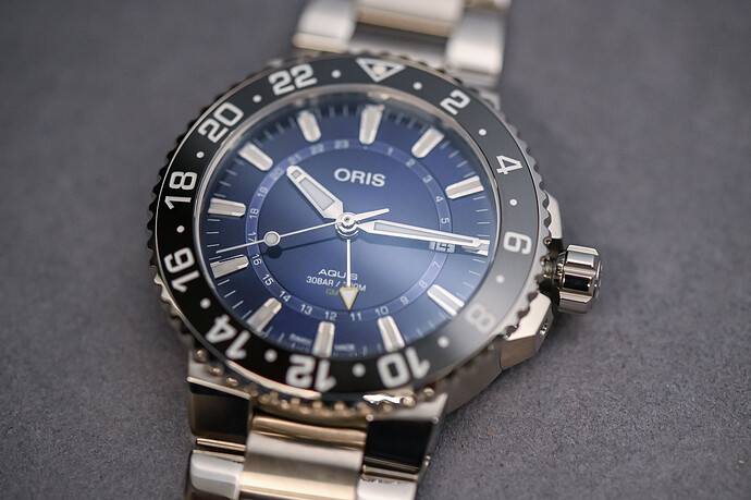 Oris-Aquis-GMT-Date-3