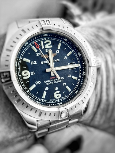 Breitling macro zwart wit