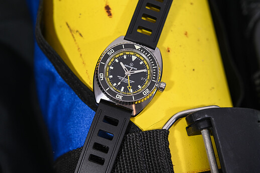 Aquadive-Bathyscaphe-100-GMT-5