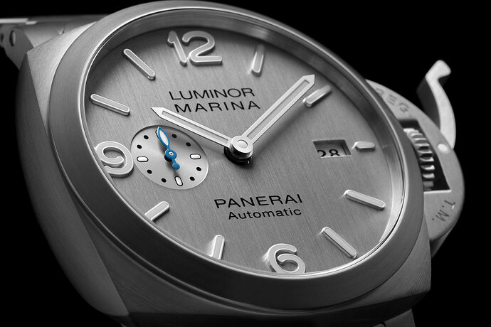 Panerai-Luminor-Marina-Silver-Dial-PAM00977-PAM00978-4