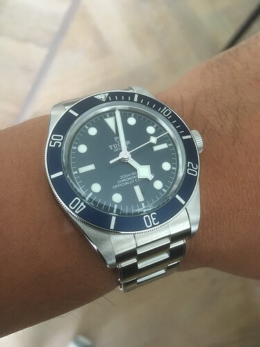 OH.watches.Tudor.BlackBay58.blue.wristshot.210813