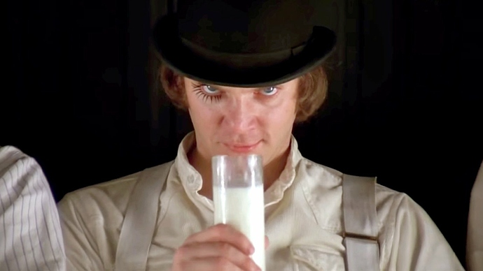 A Clockwork Orange - Aelx con vaso de leche plano medio