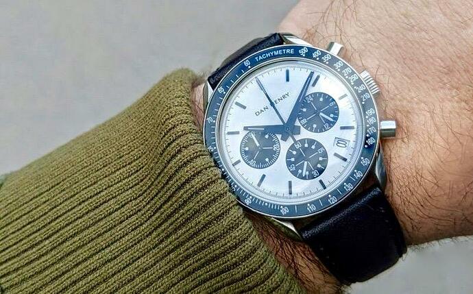 Dan-Henry-1962-Racing-Chronograph-6-845x524_3_2000x