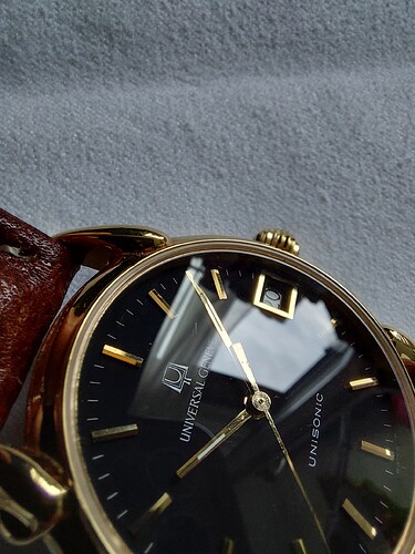 Universal Geneve glass scratch