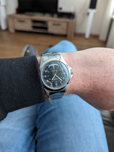 PXL_20230828_052338367