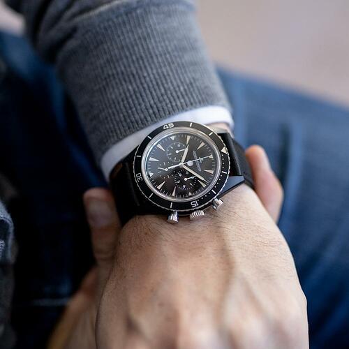 mr_watchley-handshots-114_1000x