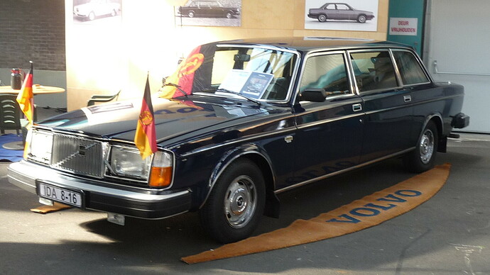Volvo_264_Limousine_(9066484598)