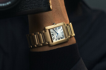 Cartier_Tank-Francaise_PORTE-N¯1_FS