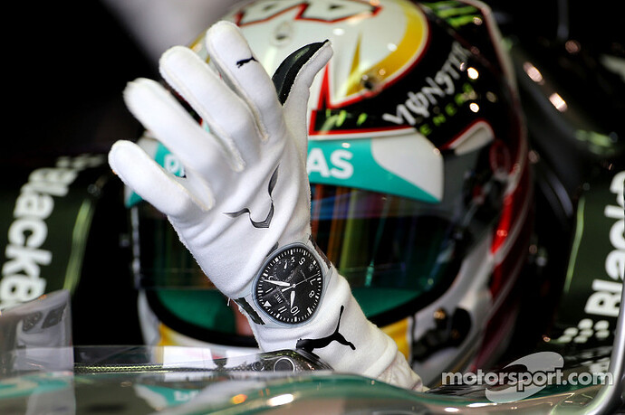 f1-japanese-gp-2014-lewis-hamilton-mercedes-amg-f1-team
