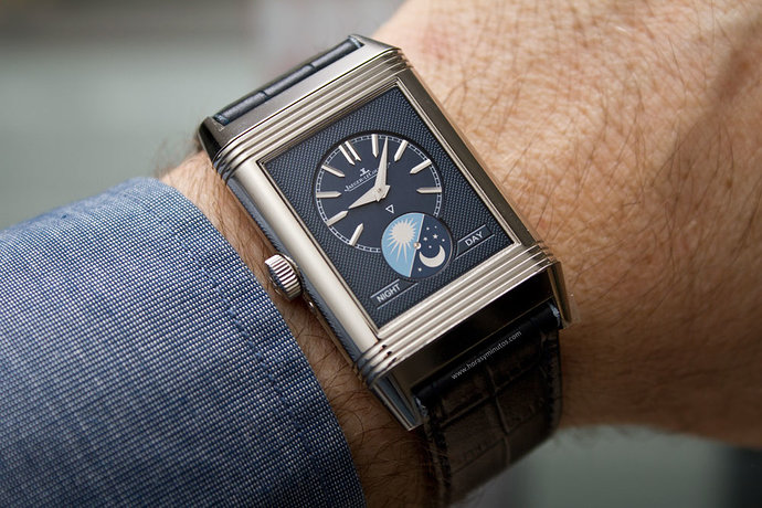 Jaeger-LeCoultre-Reverso-Tribute-Moon-6-HorasyMinutos