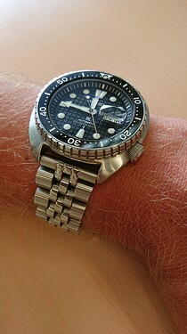 16526943290271729355753251013241