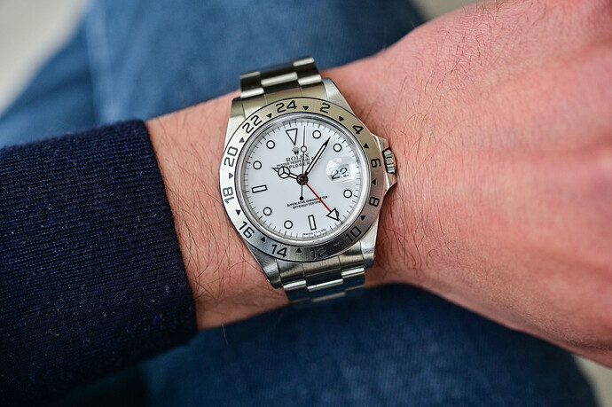 Rolex-Explorer-2-polar-dial-16570-youngtimer-collector-review-13