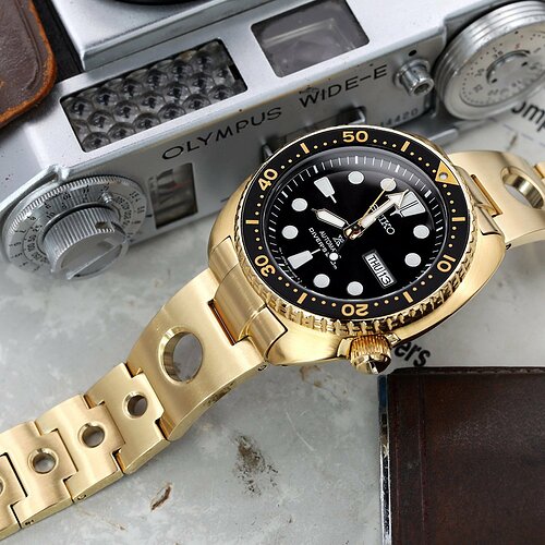 Strapcode-Watch-Bands-W_SS221820BFG089_Seiko-SRPC44-Gold-Turtle-2-MT_5000x