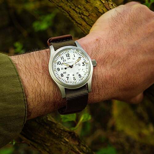 hamilton-gents-khaki-field-mechanical-nato-watch-p27145-52628_image