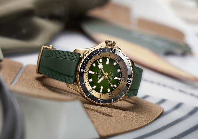 Breitling_Superocean_Automatic_42_Bronze