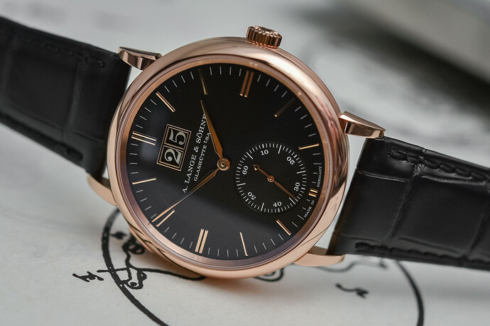 A.-Lange-Sohne-Saxonia-Outsize-Date-SIHH-2018-3