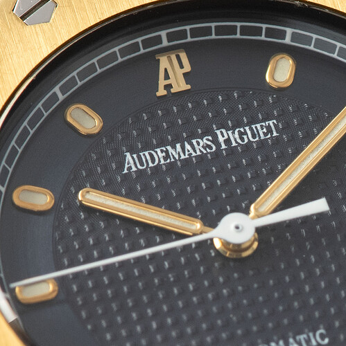 W-1058 Audemars Piguet Royal Oak Offshore Ladieswatch in 18k Gold_006