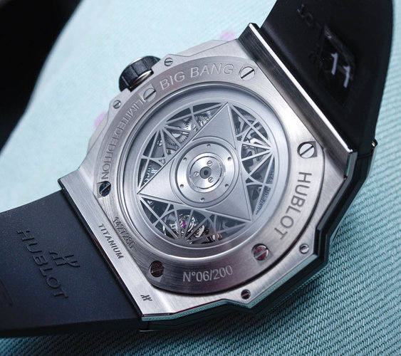 Hublot-Big-Bang-Sang-Bleu-II-Chronograph-BaselWorld-2019-Geometrics-Lines-Design-12-1024x909