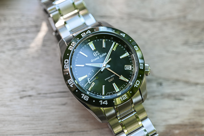2020-Grand-Seiko-Sport-GMT-Spring-Drive-Green-SBGE257-4